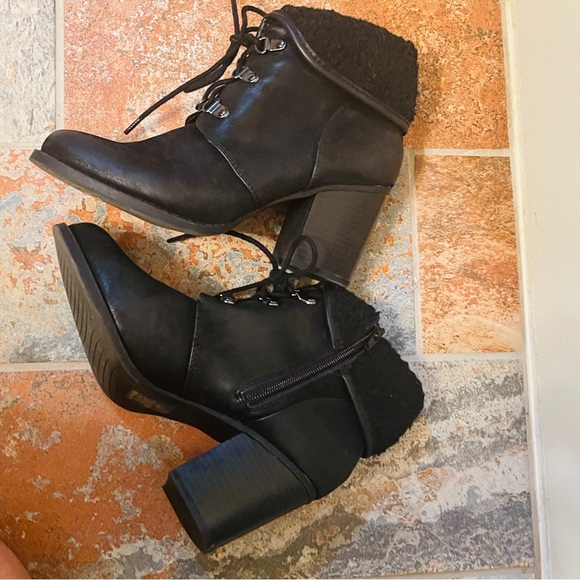 🥤Sassy Black Soda Metal Laced Fur Heeled Booties! - Picture 10 of 12